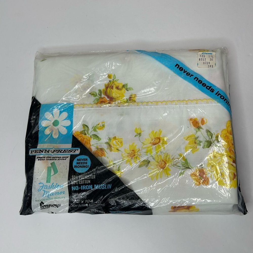 New deadstock vintage 70s 1970s JCPenney Yellow flower Floral flat Sheet